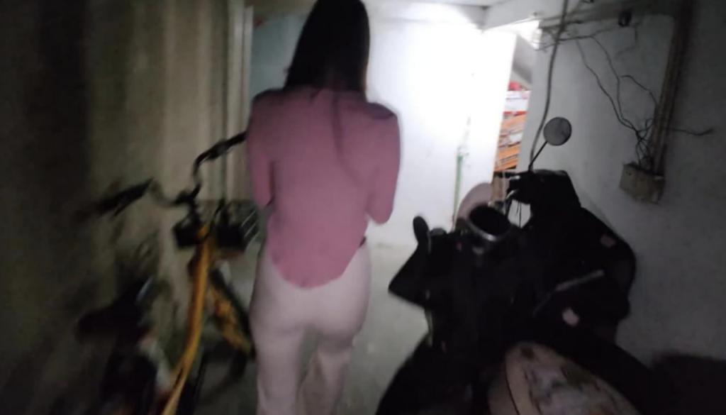 桂林北站莫非青年旅社往前的那些巷子，晚上会刷站街的,多逛逛有好看的。