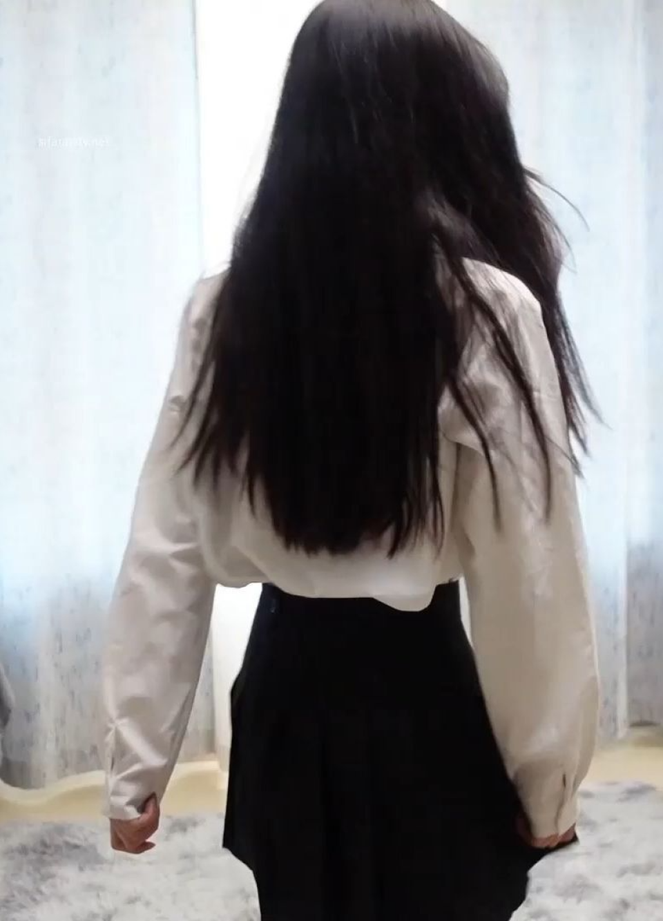 老虎菜御用嫩模『灵灵』 女超人为解救朋友 被强操轮番凌辱