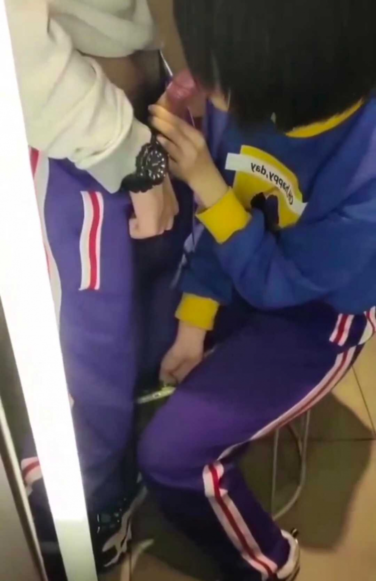 真实洗手间偷操女同学