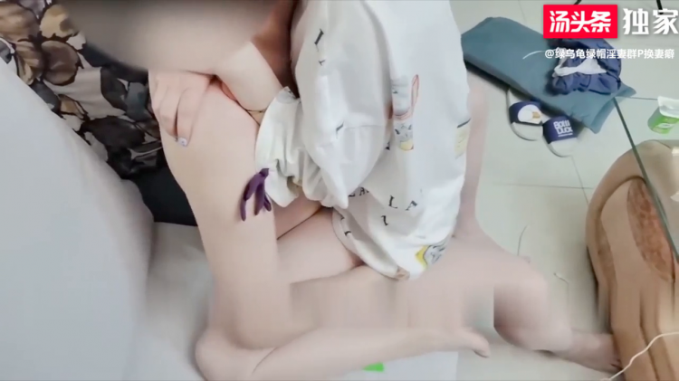 老婆和极品小姨子同床共操超级爽！勐操女神小姨子