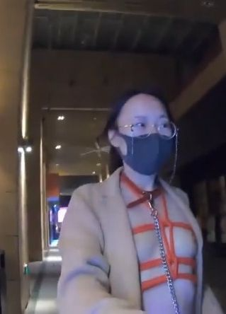 fss厕所抓路人J8勾引路人