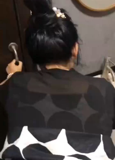 厕所后入，好喜欢