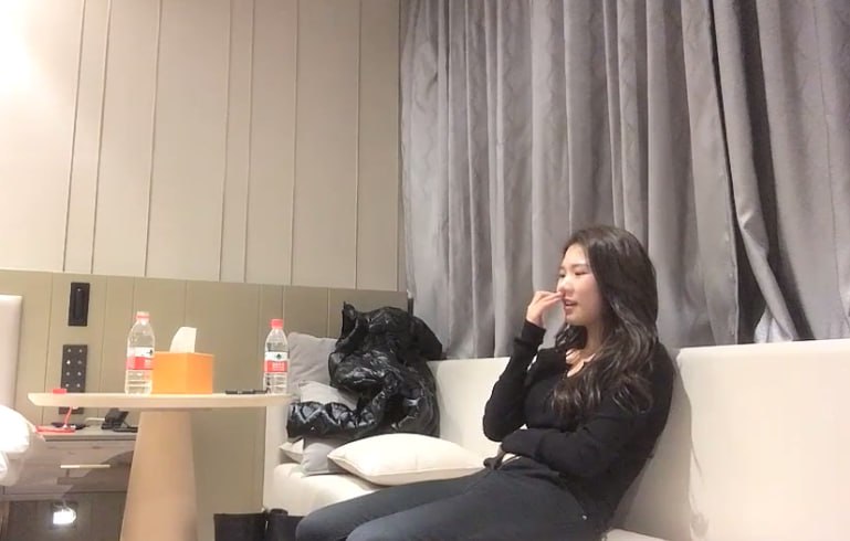【小宝探花】瑜伽老师的身材就是不一样 上位骑乘翘起屁股后入，操的妹子呻吟娇喘连连