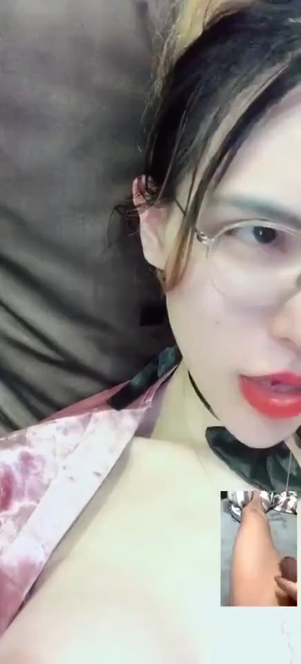 【裸聊实录】00后极品美女真实一对一