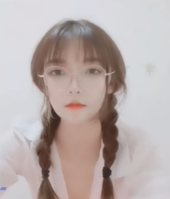 抖音小主播裸聊一对一诱惑
