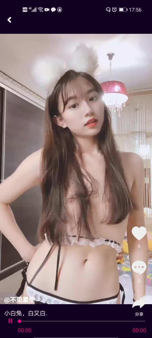 最近非常火的91女神 不见星空 穿超骚兔女郎装自慰自爽