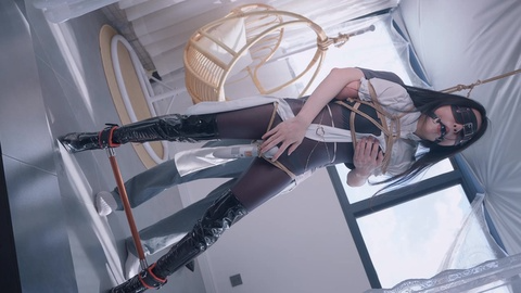 【丝米】《惩罚堕落修女Ⅲ》抓住一只连体丝袜的美艳修女，固定在椅子强行戴上假yang口球，任其干呕疯狂流口水