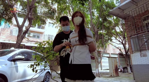 【晓鹿绳艺】把在家闲着的妹妹拉出去遛一遛