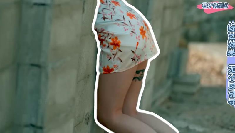韩国奇葩综艺  美女主播卡在墙洞出不来 看小胖如何英雄救美