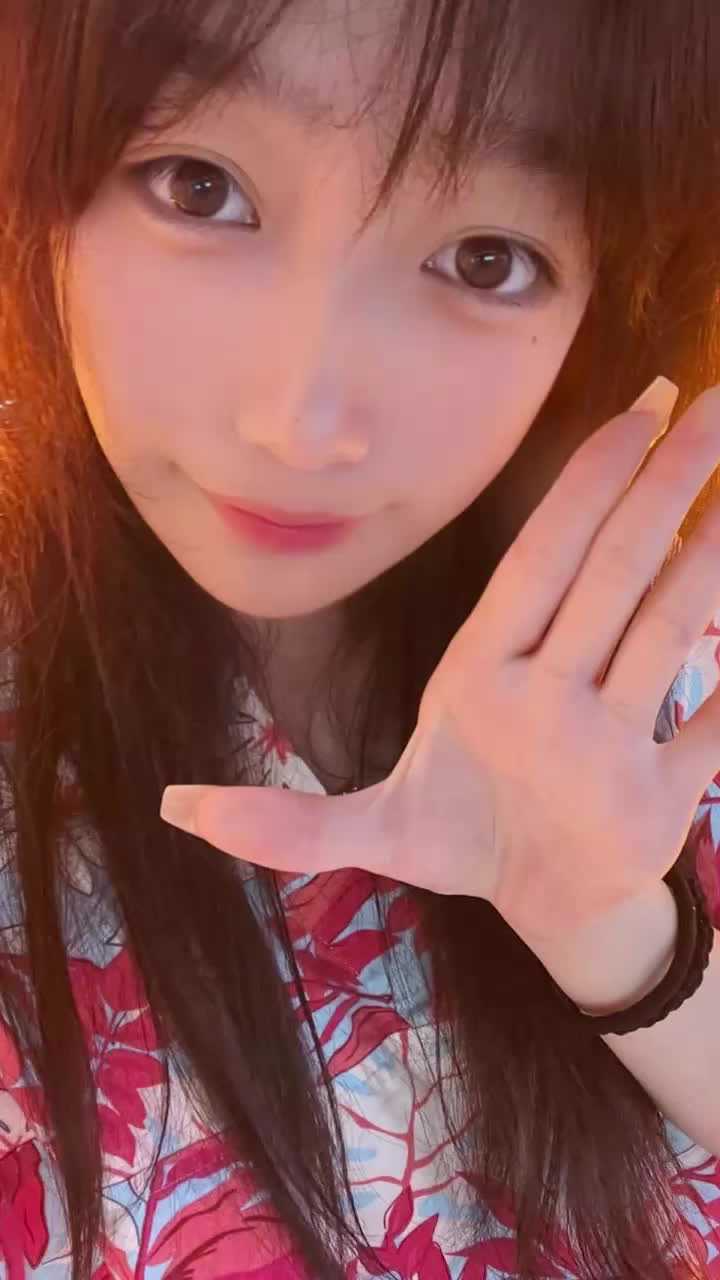 沈阳师范大学张莹莹吃肉棒视频被金主曝光 颜值和身材都非常顶级